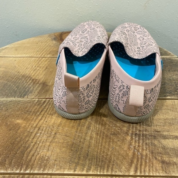 Native Women's Venice Print Slip Fashion Sneaker pink size 9 - Picture 4 of 7